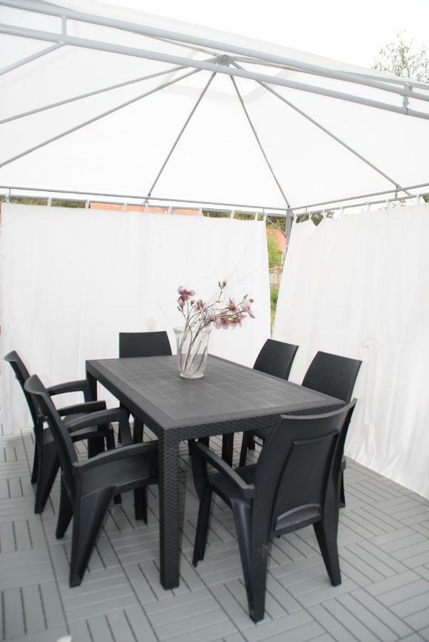 Ferienwohnung Apartman U Lesa Ratiskovice Exterior foto